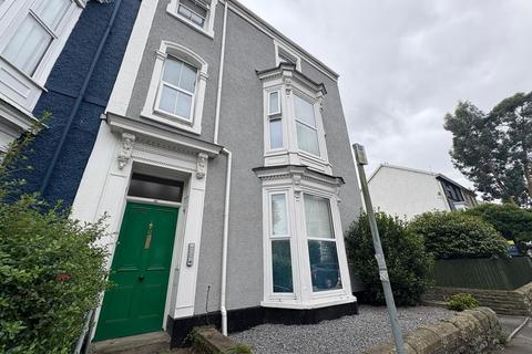 6 bedroom end of terrace house to rent, Eaton Crescent, Swansea