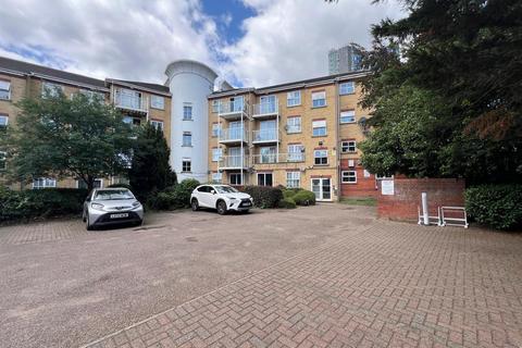 1 bedroom flat for sale, Albert Road, Ilford