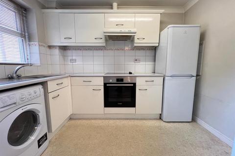 1 bedroom flat for sale, Albert Road, Ilford