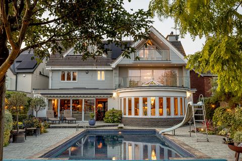 5 bedroom detached house for sale, Thorpe Bay SS1