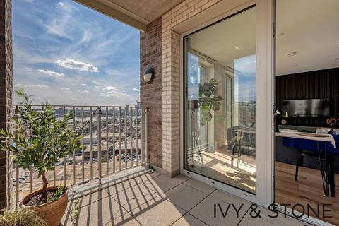 2 bedroom apartment for sale, Copeland Court, London, E16