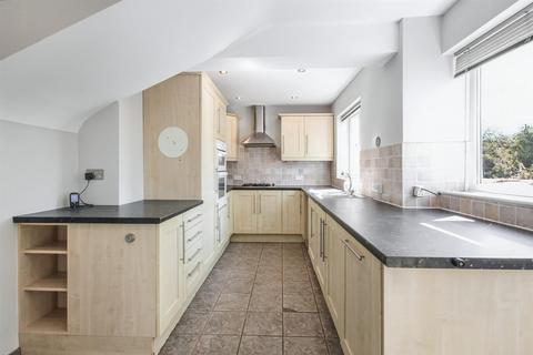 49 Hilley Field Lane, Fetcham, Leatherhead, KT22 9UP