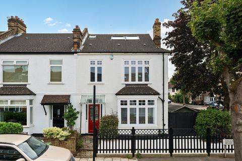119 Dallinger Road, London, SE12 0TQ