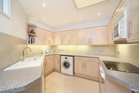 1 bedroom flat for sale, St. John's Wood Court, St. John's Wood Road, London