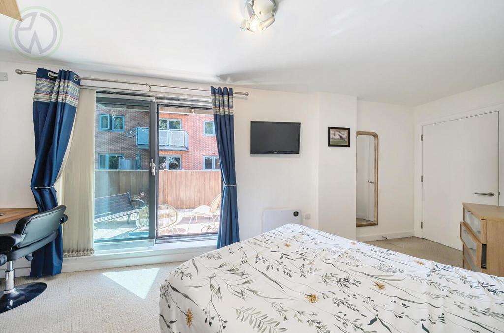 74ea21b8-82f7-48ff-8501-7bf9a8f099ff.jpg