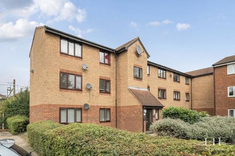 103 Latimer Drive, Hornchurch, RM12 6TN
