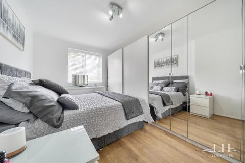 103 Latimer Drive, Hornchurch, RM12 6TN