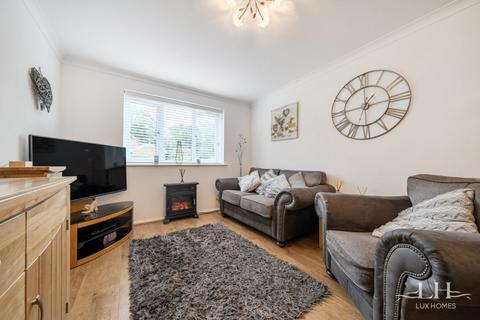 103 Latimer Drive, Hornchurch, RM12 6TN