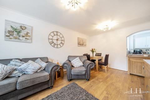 103 Latimer Drive, Hornchurch, RM12 6TN