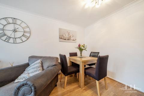 103 Latimer Drive, Hornchurch, RM12 6TN