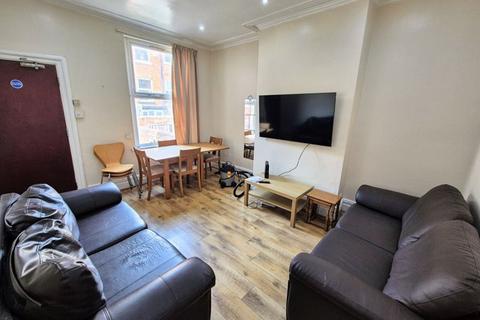 7 bedroom terraced house for sale, Manor Drive, Leeds
