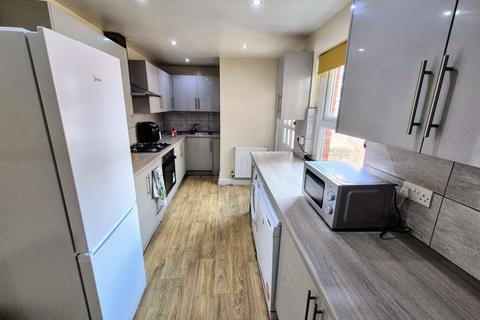 7 bedroom terraced house for sale, Manor Drive, Leeds