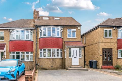 Avondale Avenue, Barnet