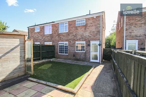 3 bedroom semi-detached house for sale, Beverley Close , Holton-le-Clay DN36