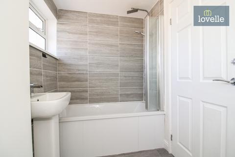 3 bedroom semi-detached house for sale, Beverley Close , Holton-le-Clay DN36