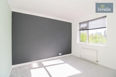 3 bedroom semi-detached house for sale, Beverley Close , Holton-le-Clay DN36