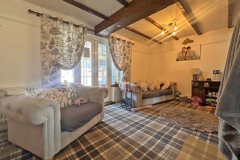 4 bedroom semi-detached house for sale, Crew Road, Wednesbury