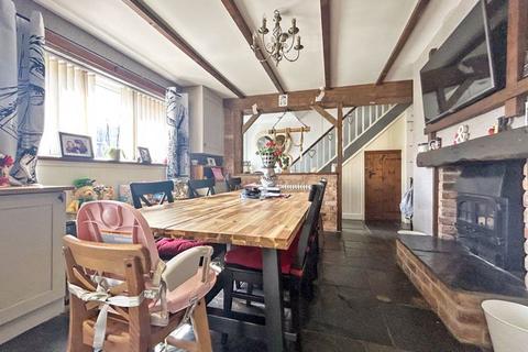 4 bedroom semi-detached house for sale, Crew Road, Wednesbury