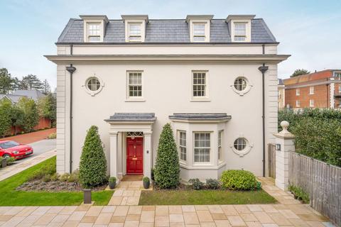 undefined, The Barons, Berkshire, Egham, TW20