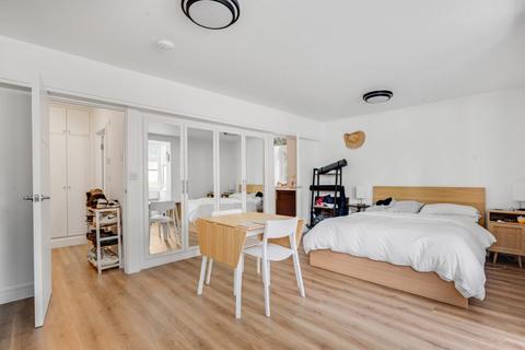 Studio to rent, Fellows Road, London NW3
