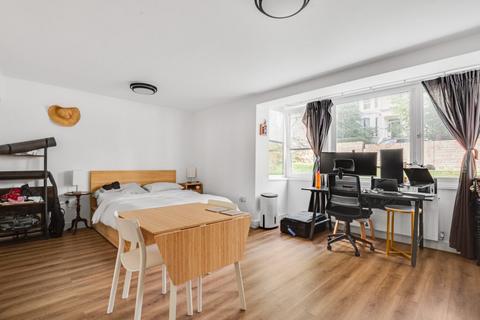 Studio to rent, Fellows Road, London NW3