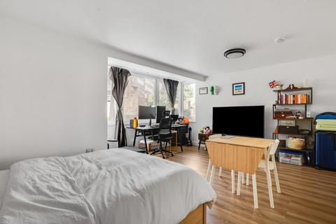 Studio to rent, Fellows Road, London NW3