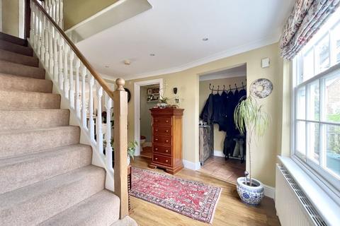 undefined, High Street, Esher