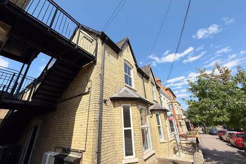 undefined, Avenue Road, Grantham