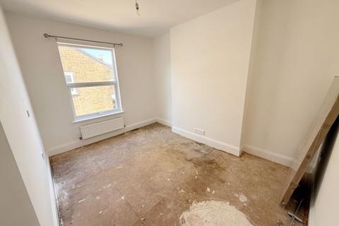 undefined, Avenue Road, Grantham