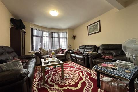 undefined, Holland Road, Luton