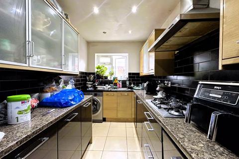 undefined, Holland Road, Luton