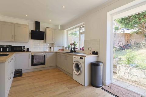 17 Chestnut Drive, Brixham, TQ5 0DB