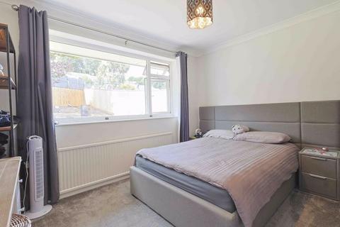 17 Chestnut Drive, Brixham, TQ5 0DB