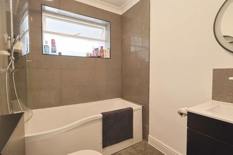 17 Chestnut Drive, Brixham, TQ5 0DB
