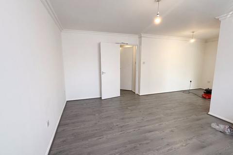 2 bedroom apartment to rent, Streamside Close, London