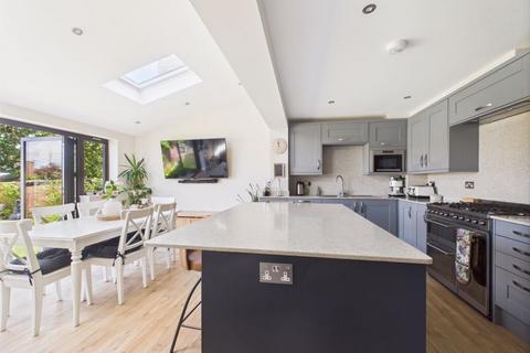 82 Borough Close, Kings Stanley, Stonehouse, GL10 3LJ
