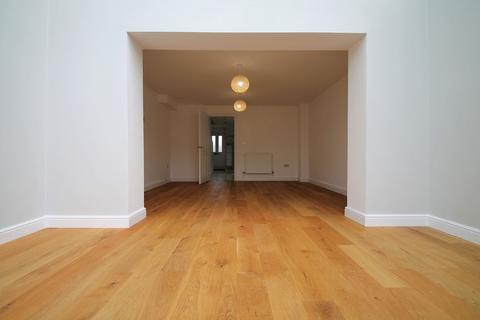 4 bedroom house to rent, Kingshill Drive, High Wycombe HP13
