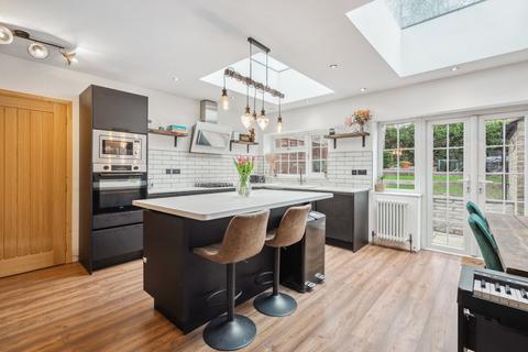 3 bedroom semi-detached house for sale, London Road, High Wycombe HP11