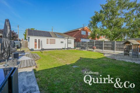 4 bedroom detached bungalow for sale, Southwick Road, Canvey Island, SS8
