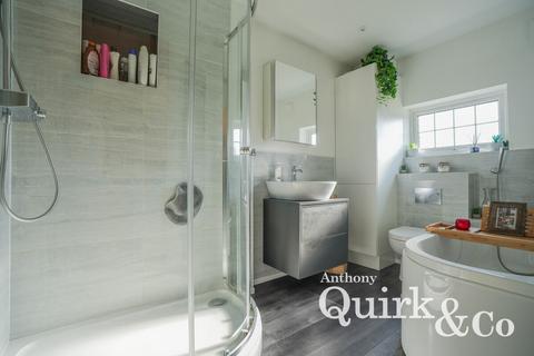 4 bedroom detached bungalow for sale, Southwick Road, Canvey Island, SS8