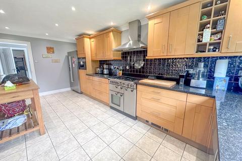 5 bedroom detached house to rent, Lower Charlton, Shepton Mallet