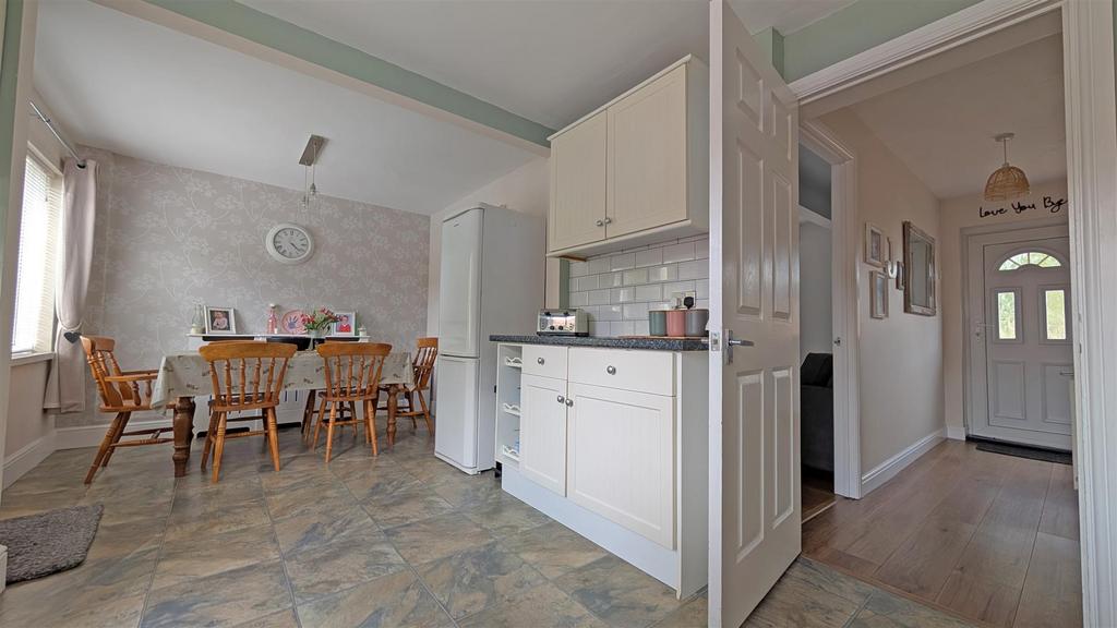 Kitchen/dining