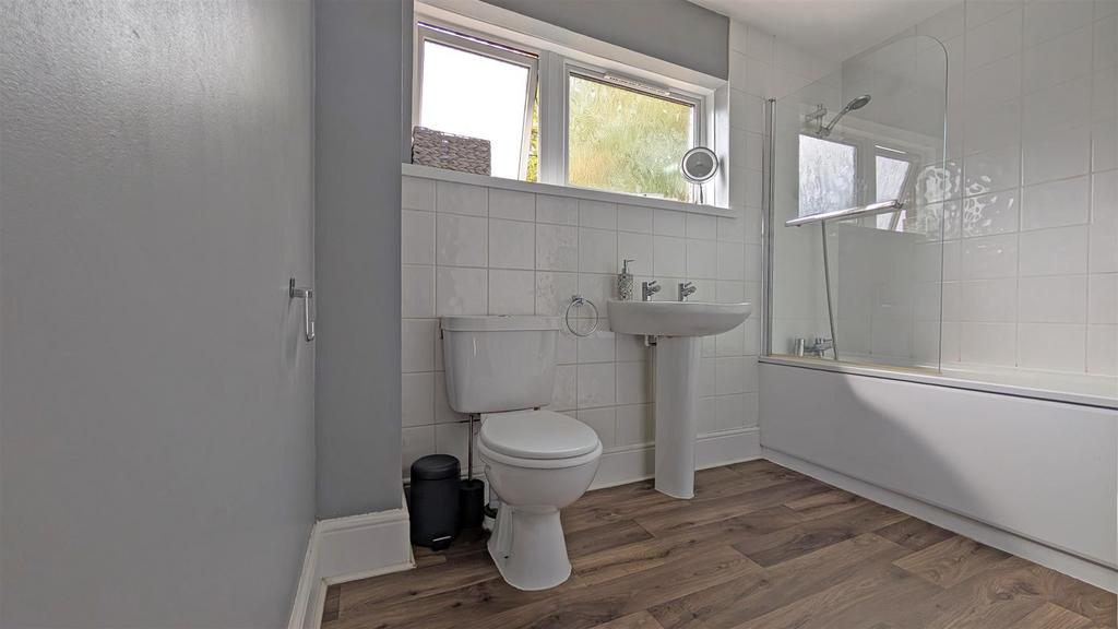 Main bathroom