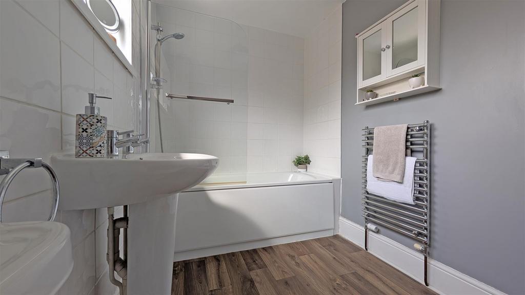 Main bathroom