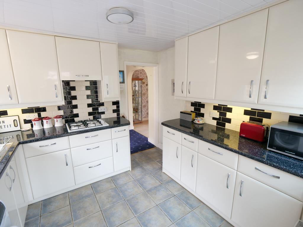 Kitchen Dual Aspect