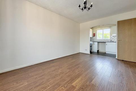 undefined, Raglan Close, Hounslow TW4