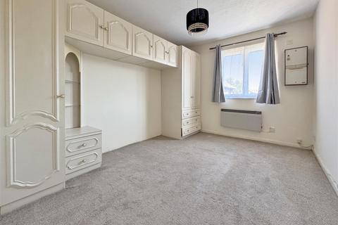 undefined, Raglan Close, Hounslow TW4