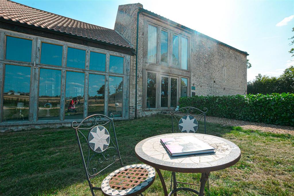 Front garden.jpg