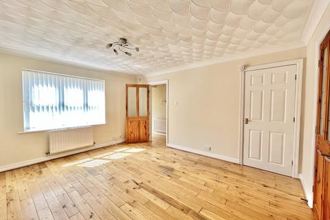 19 Chelford Close, Prenton, CH43 7NJ