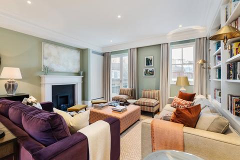 3 bedroom flat for sale, Chesham Street, Belgravia, London